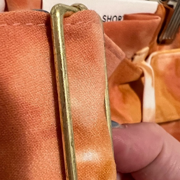 Ann Taylor Factory pleated, tie-dye, belted mid rise short. Size 0. - Picture 13 of 16